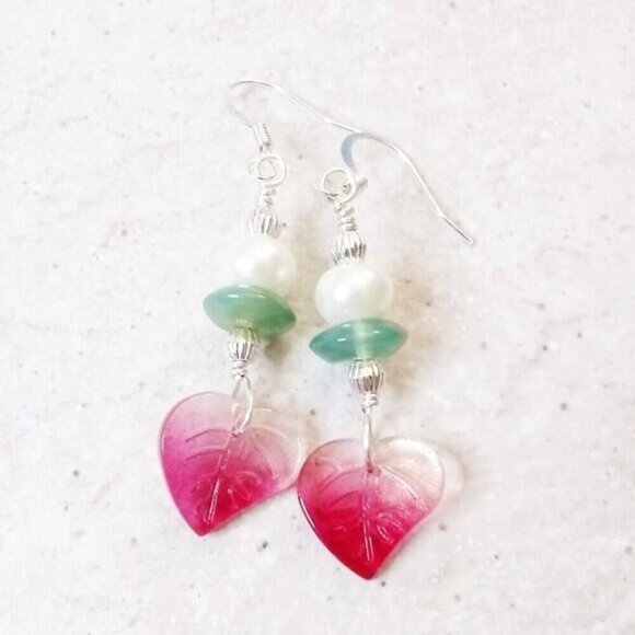 Heart Shaped Leaf Earrings! Lightweight! Spring + Summer! Romantic & Feminine - Picture 1 of 6